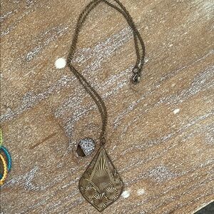 Elegant Gold Pendant Necklace